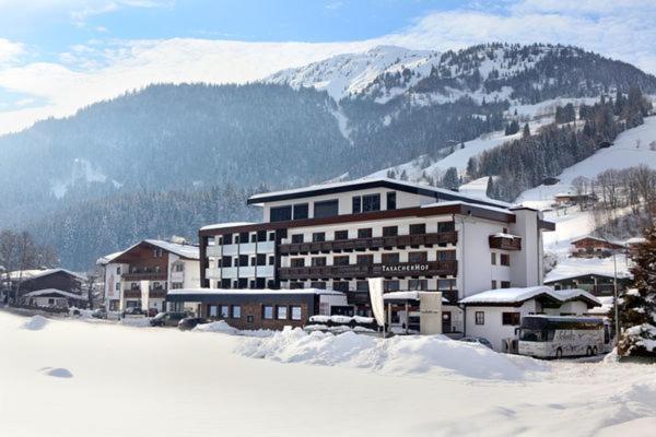 Hotel Taxacher كيرشبرغ ان تيرول المظهر الخارجي الصورة
