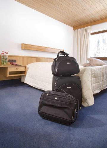 Hotel Taxacher كيرشبرغ ان تيرول الغرفة الصورة